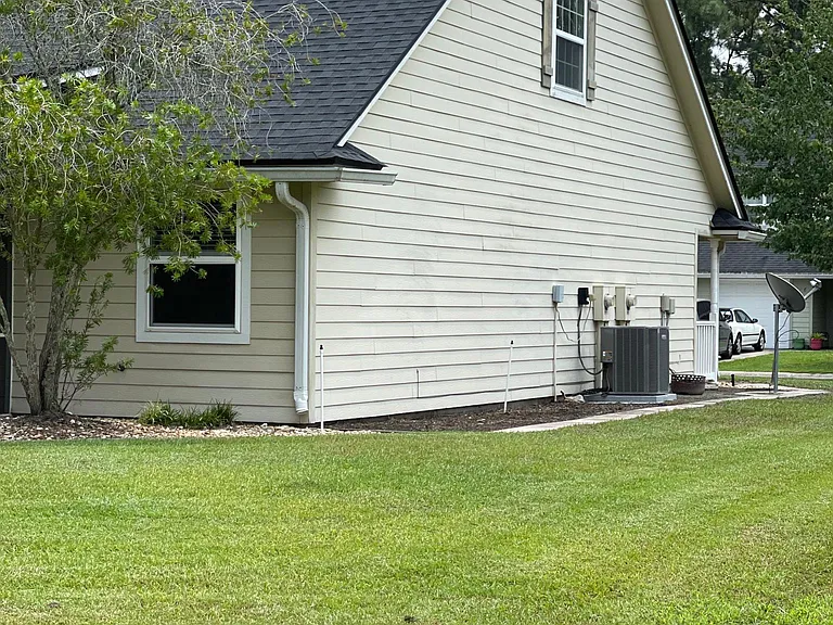315 Gary Cir — Photo 2