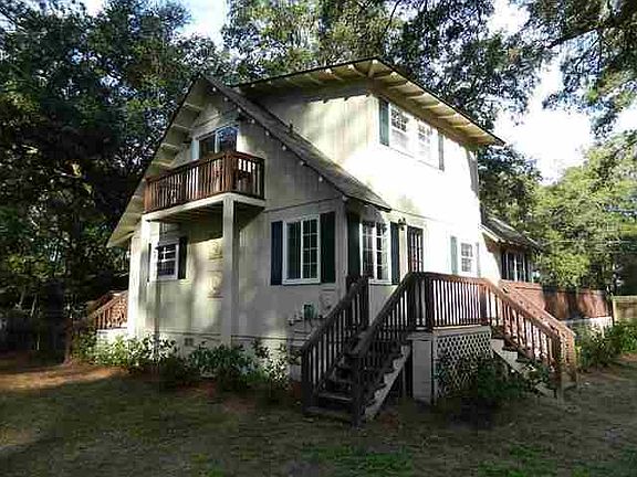2nd image of 6 Woodbine Drive