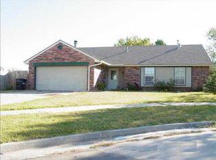 608 Silver Medal Dr, Moore, OK 73160