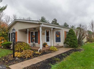 25 Black Cherry Ct E, Harleysville, PA