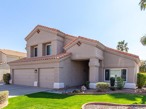 3rd image of 3339 E Amberwood Dr