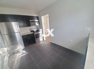 7351 N Sheridan Rd APT 3S, Chicago, IL 60626