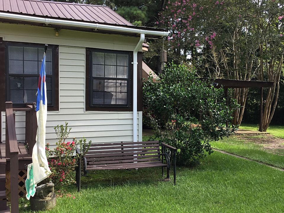 2nd image of 2066 McComb Hville Rd