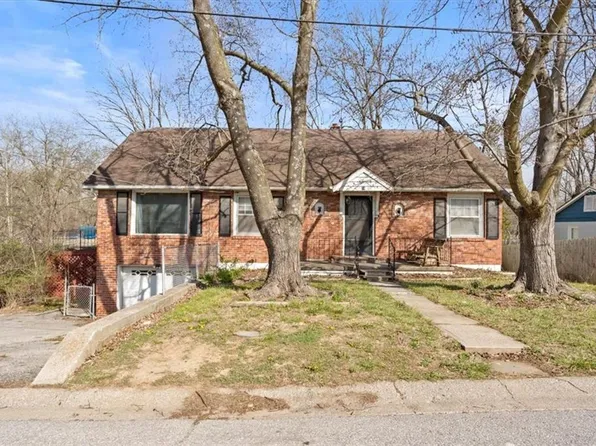 14 E Whittier St, Claycomo, MO 64119