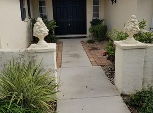 6958 W Country Club Dr N, Sarasota, FL 34243