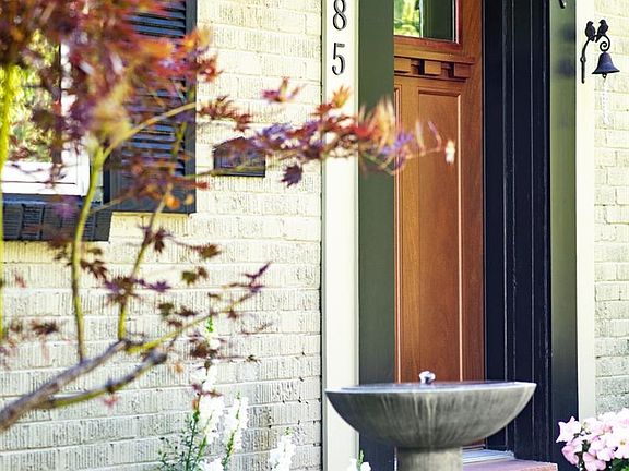 4th image of 1185 Glencoe Street