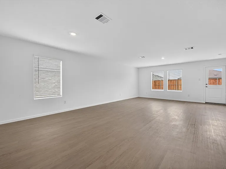 2051 Stable Ln — Photo 8