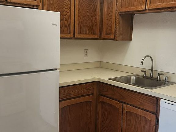 4th image of 1004 Columbia Ave APT 9