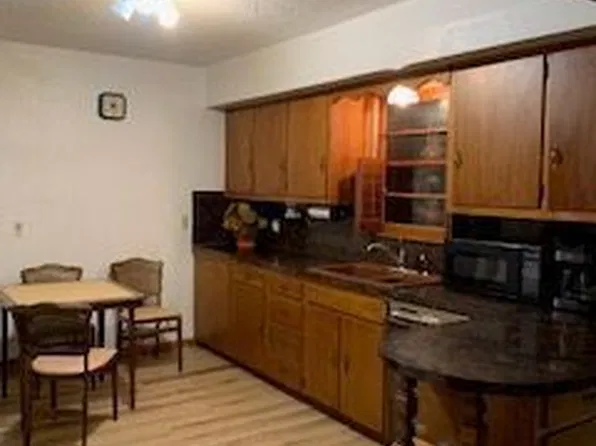 1809 W 19th St, Plainview, TX 79072