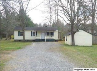 1102 Cave Spring Rd, Owens Cross Roads, AL 35763