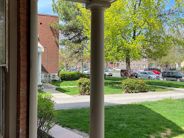 Council Crest Apartments — Photo 11