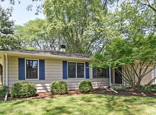 807 Elizabeth St, Batavia, IL 60510