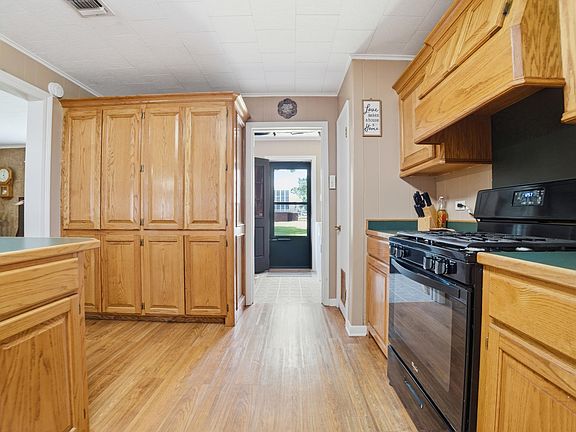 4th image of 2210 Mary Hughes Dr