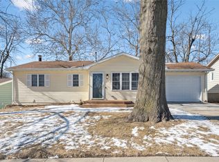 409 Hazel St, Pella, IA 50219