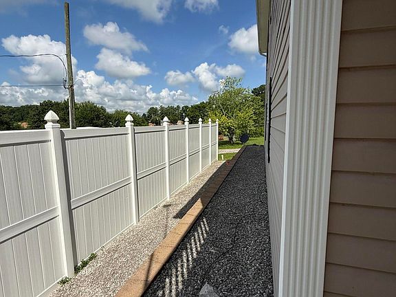 4th image of 104 Rush Ln