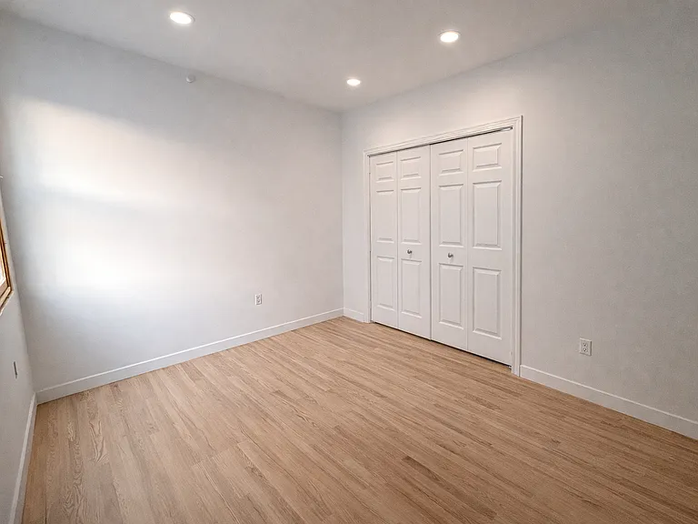 112 S Hancock St — Photo 19