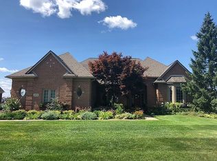 573 Eastlake Trl, Oxford, MI 48371