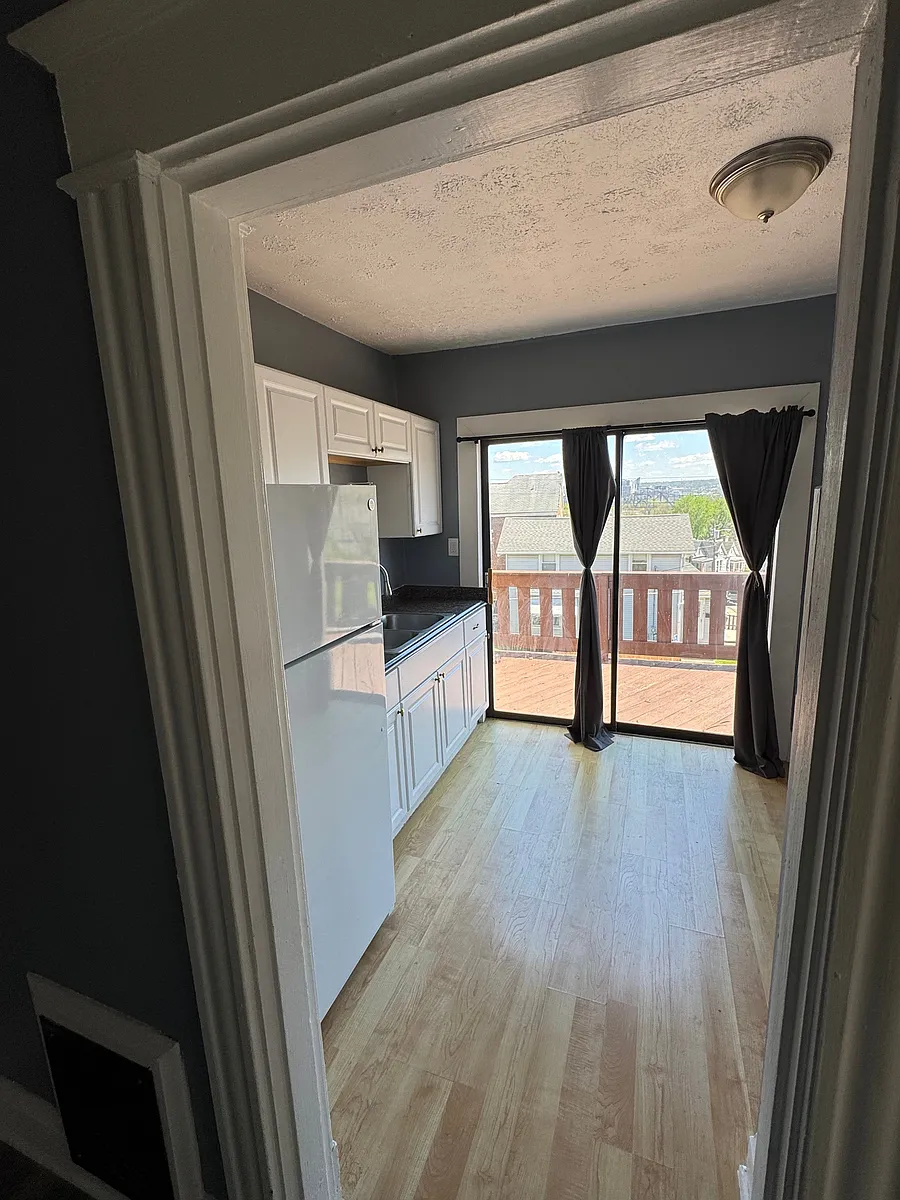 Building Photo - 1256 Parkway Ave #1258-2