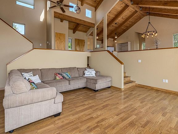 2nd image of 957 Sandalwood Dr
