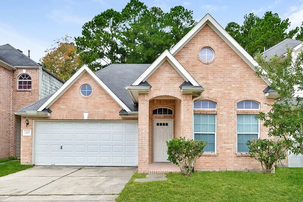 3 bed, 2.0 bath, 1746 sqft, $2,120 — Photo 1