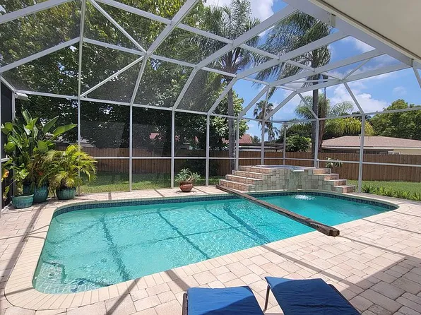 9232 80th Ave, Seminole, FL 33777