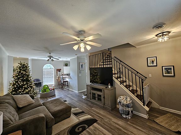 5th image of 8228 Sherbourne Dr