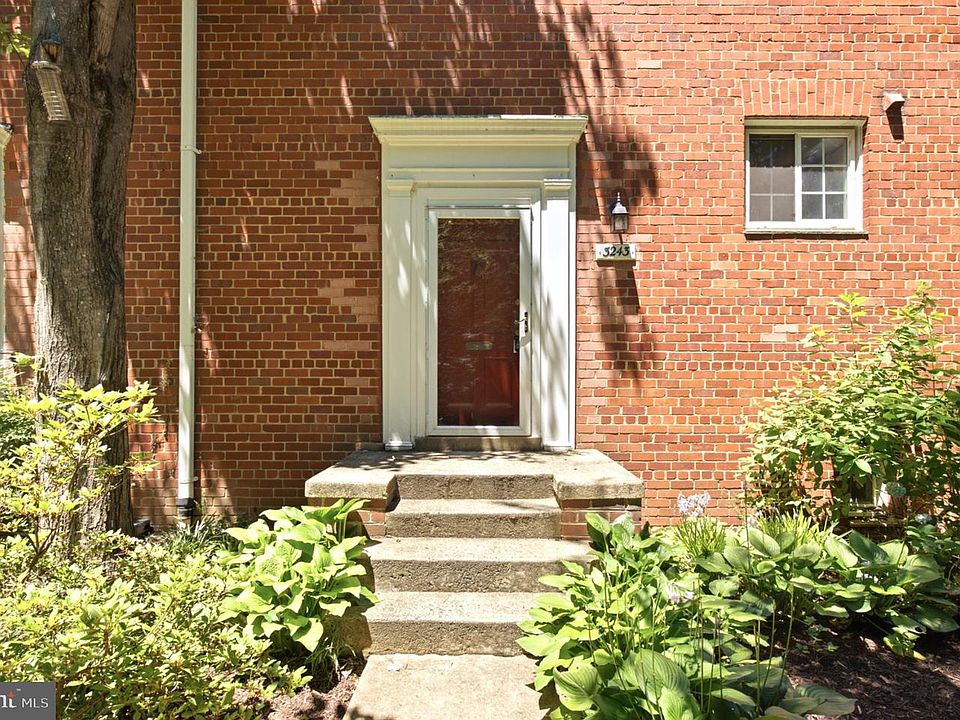 1st image of 3243 Valley Dr