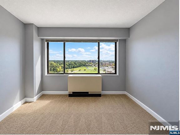 4th image of 150 Overlook Avenue #8D
