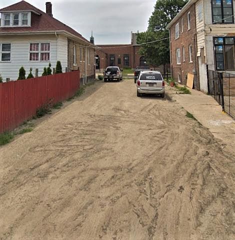 2nd image of 5041 S Artesian Ave