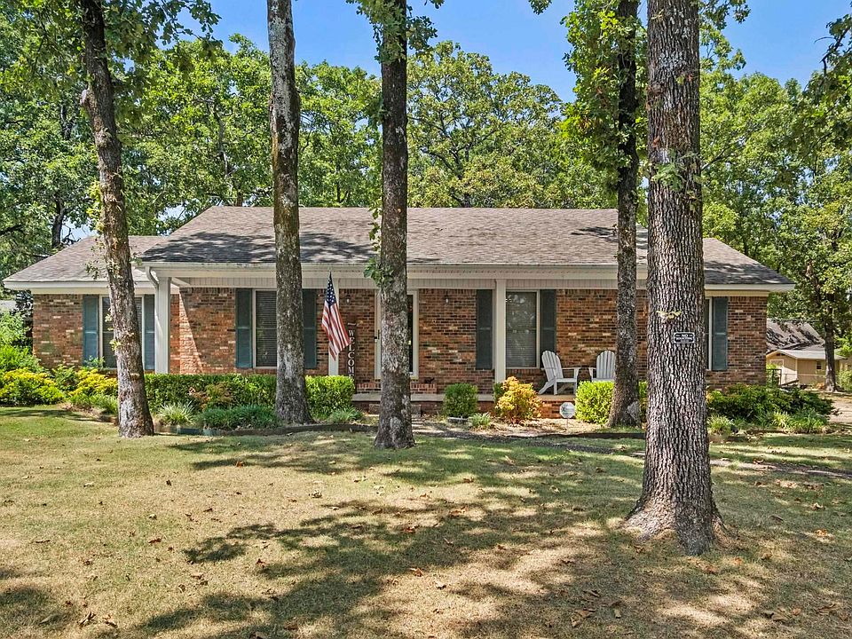 1st image of 6 Beaconsfield Ct