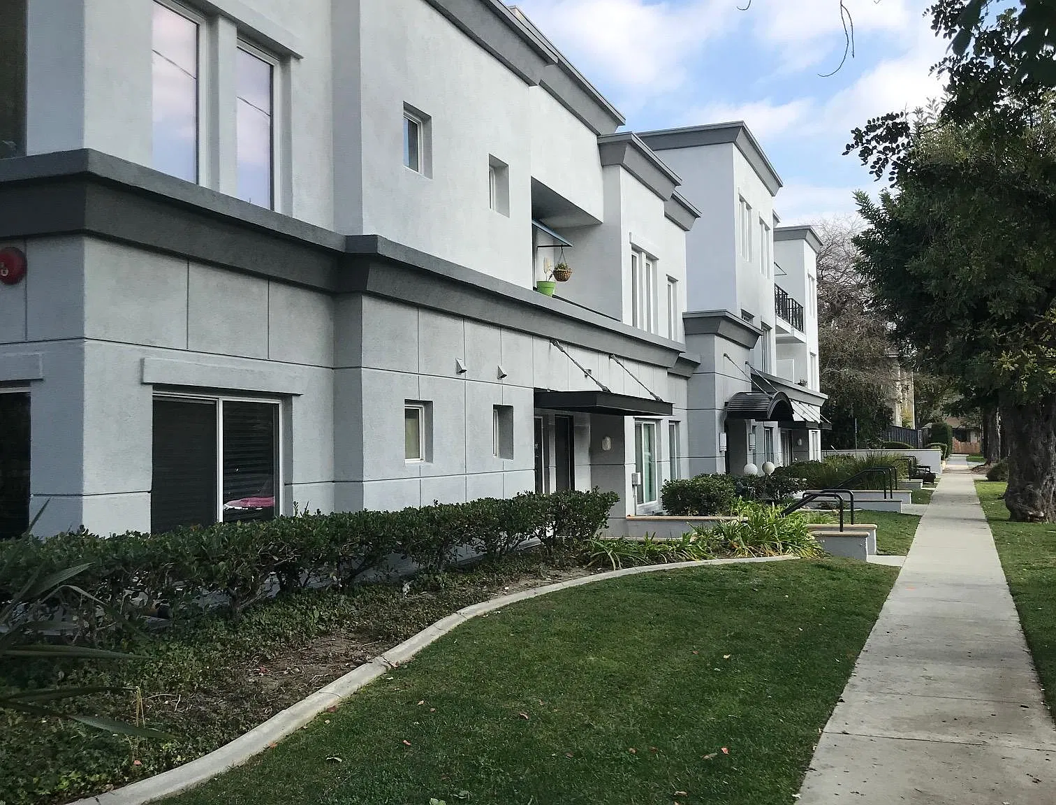 2 bed, 905 sqft, $3,250 — Photo 3