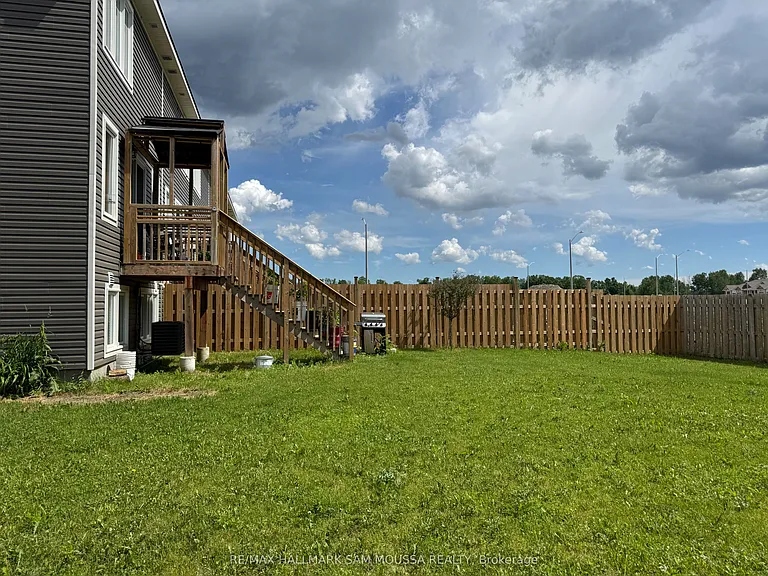 24 Staples Blvd — Photo 25