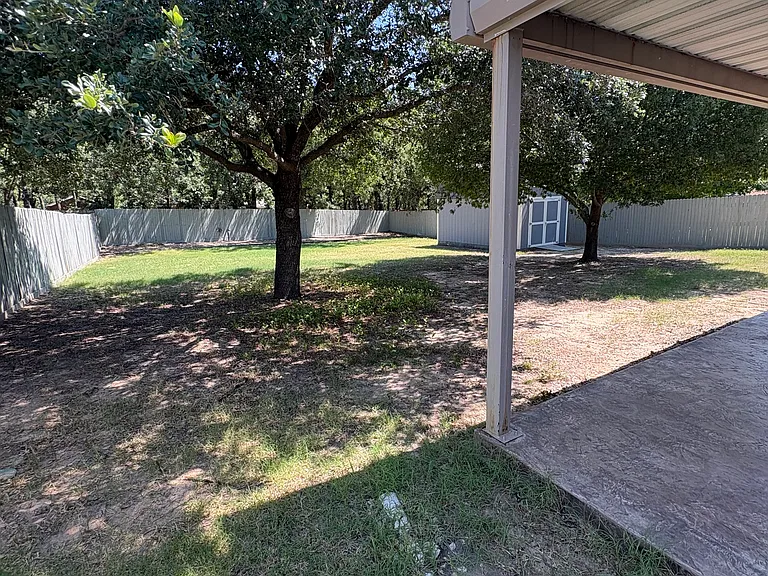 322 Dalhart Dr — Photo 35