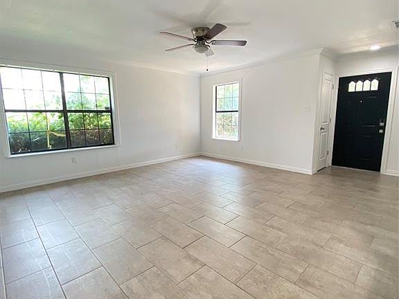 3rd image of 2111 Wisteria St