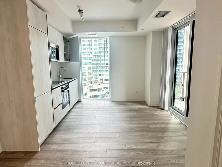 400 King St W #1608 — Photo 3