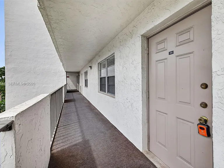 3100 W Rolling Hills Cir #303 — Photo 13