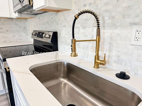 5th image of 2713 Alameda St #A