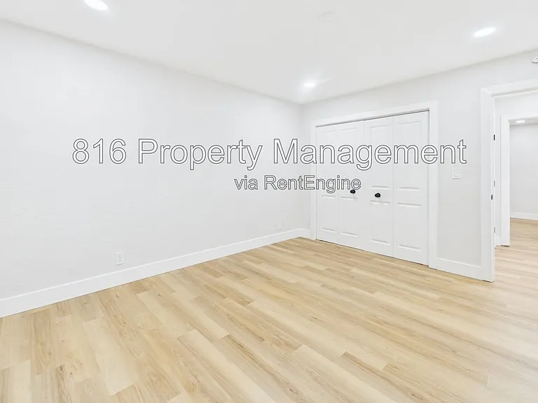 9524 Manning Ave — Photo 13