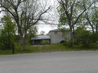 1902 N Battlebell Rd, Highlands, TX 77562