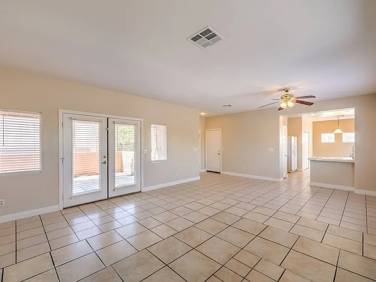 10540 Allthorn Ave — Photo 6