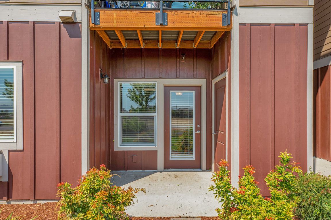 Large Patio/Balconies