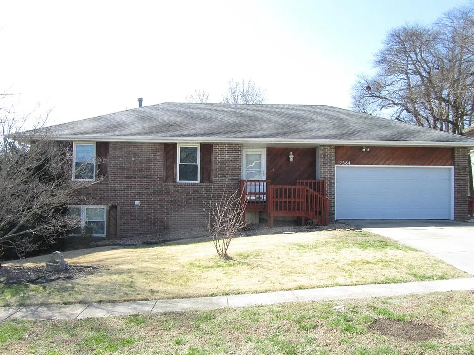 2584 W Village Ter