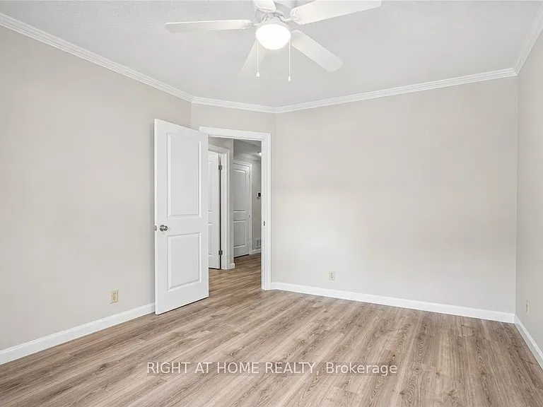 1788 Keele St — Photo 10