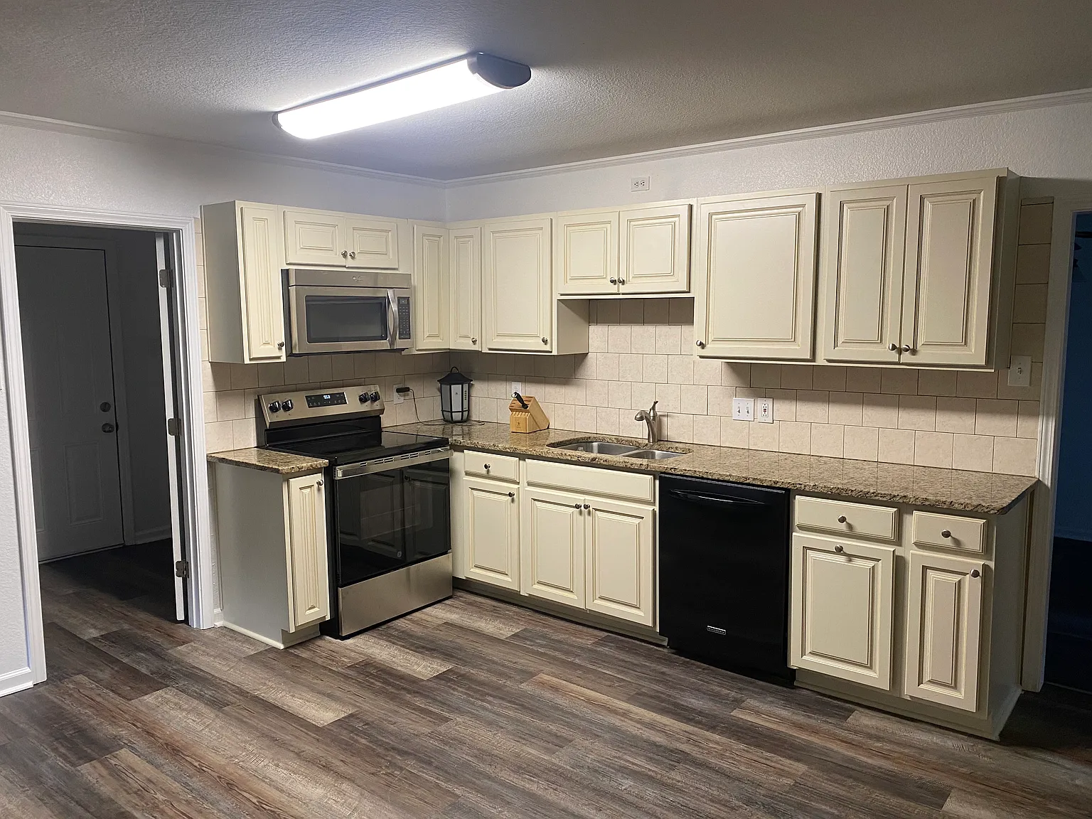 3 bed, 1448 sqft, $1,800 — Photo 3