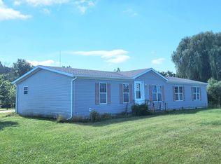 5678 N Eight Mile Rd, Pinconning, MI 48650
