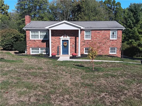 109 Redbud Dr, Beaver Falls, PA 15010