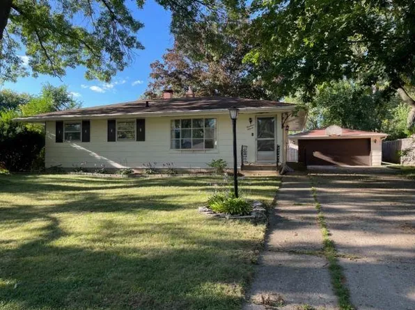 1911 Wisteria Rd, Rockford, IL 61107