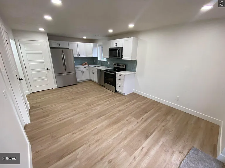 1825 E Vine St — Photo 11