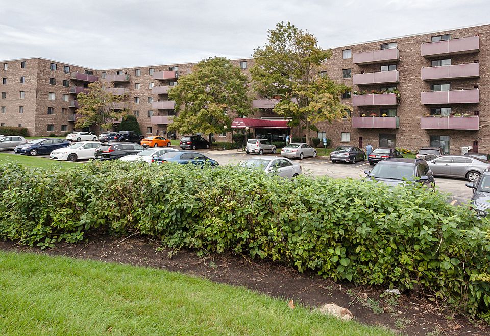 1st image of 1460 Fairlane Dr APT 414