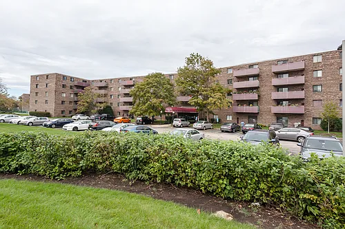 1460 Fairlane Dr Photo 1